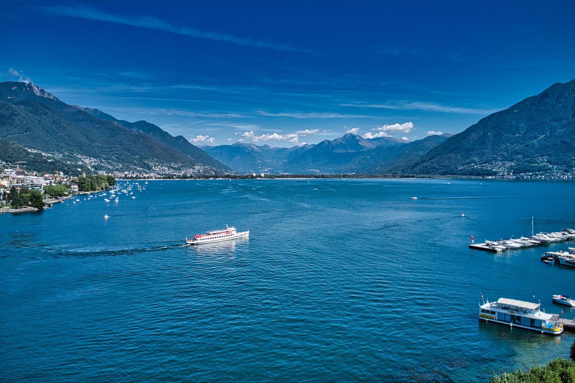 Residenza Vivian Deluxe Apartments Locarno Exteriör bild