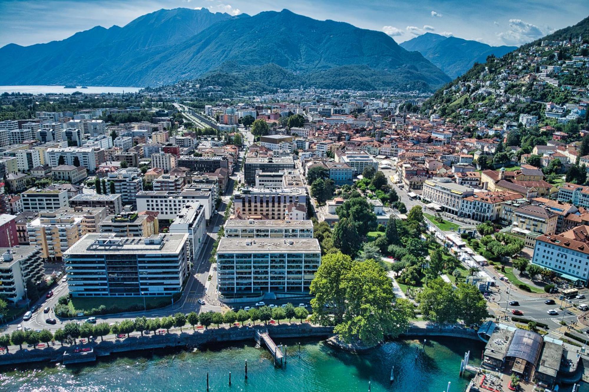 Residenza Vivian Deluxe Apartments Locarno Exteriör bild