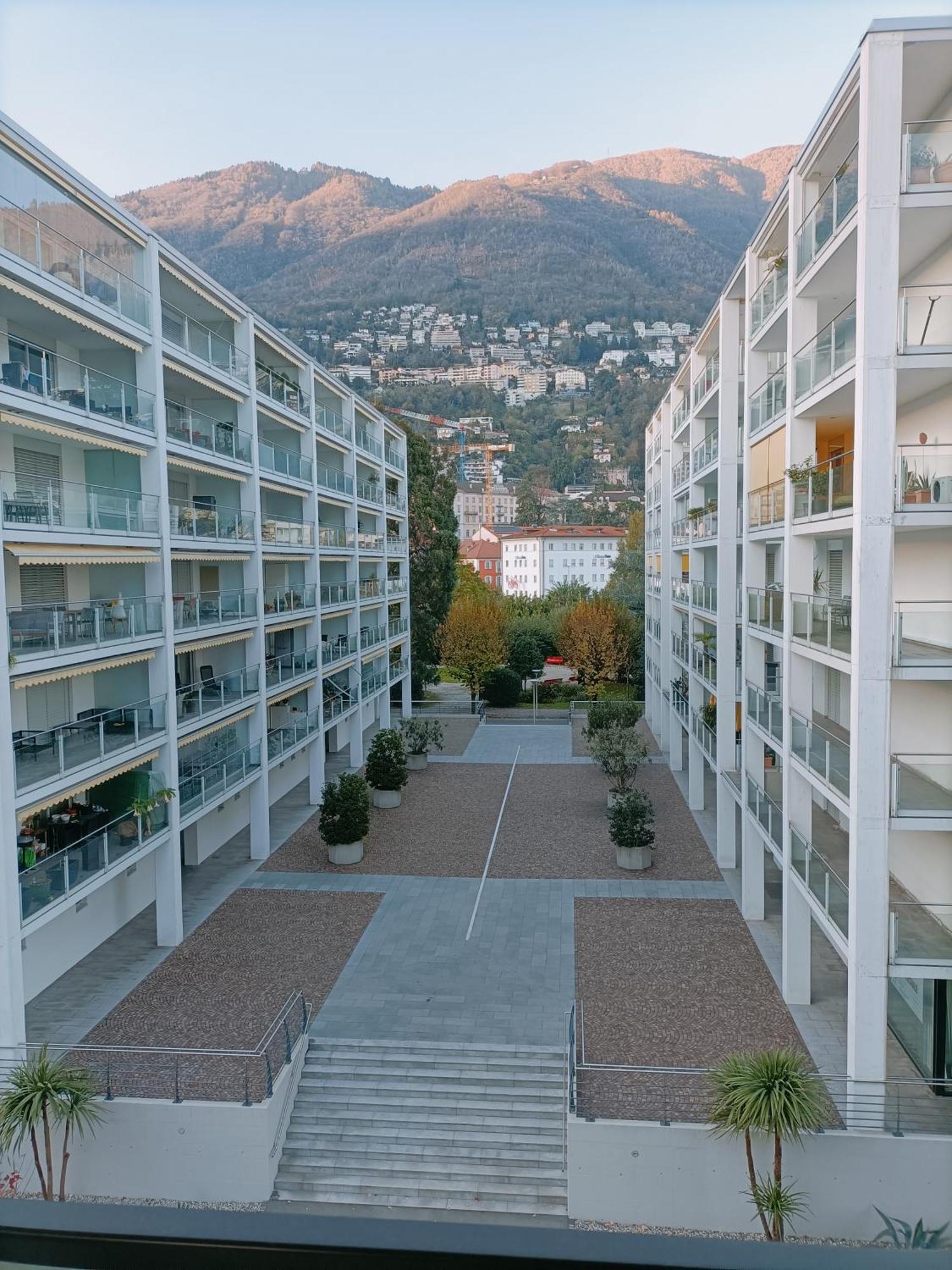 Residenza Vivian Deluxe Apartments Locarno Exteriör bild